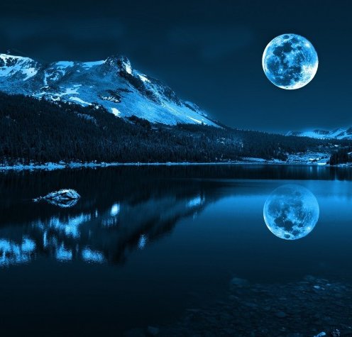 Луна над озером